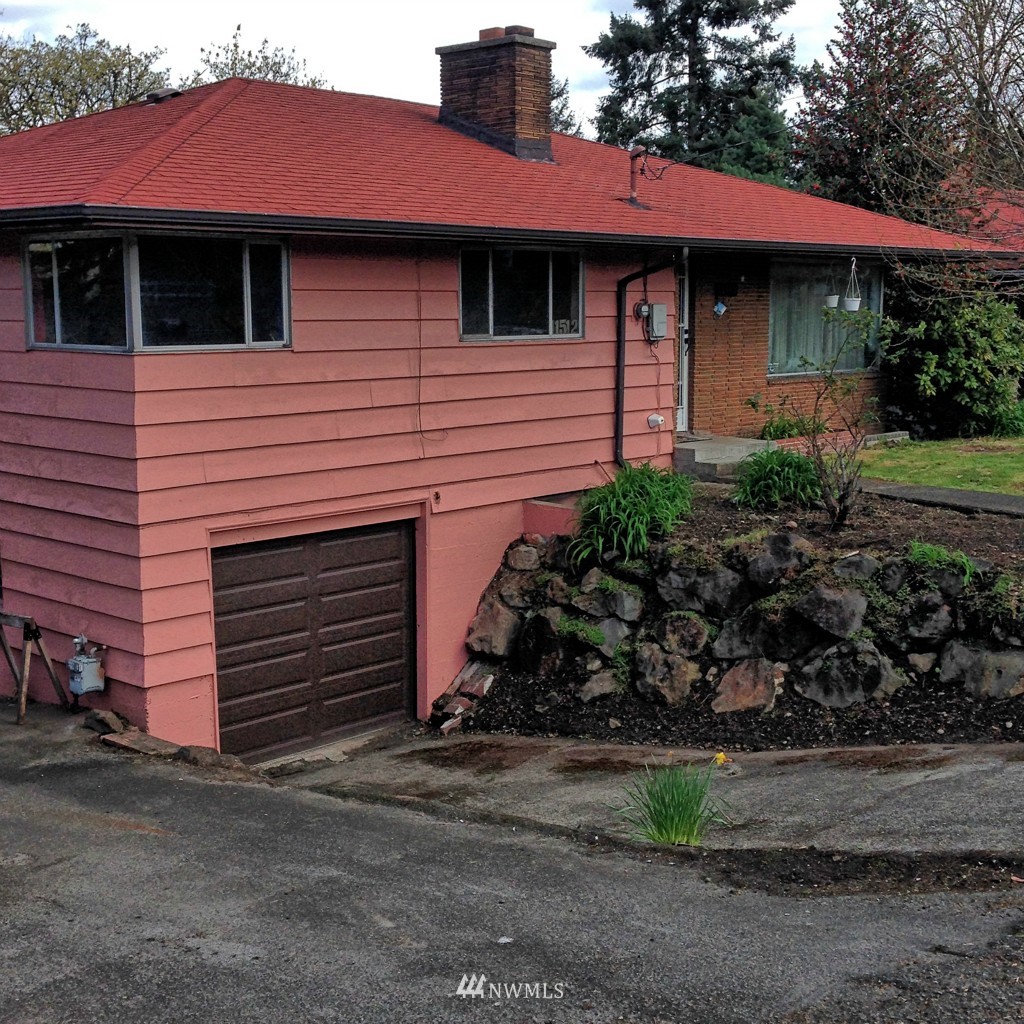 11512 Southeast Petrovitsky Road Renton, WA 98055 - Photo 2 of 3