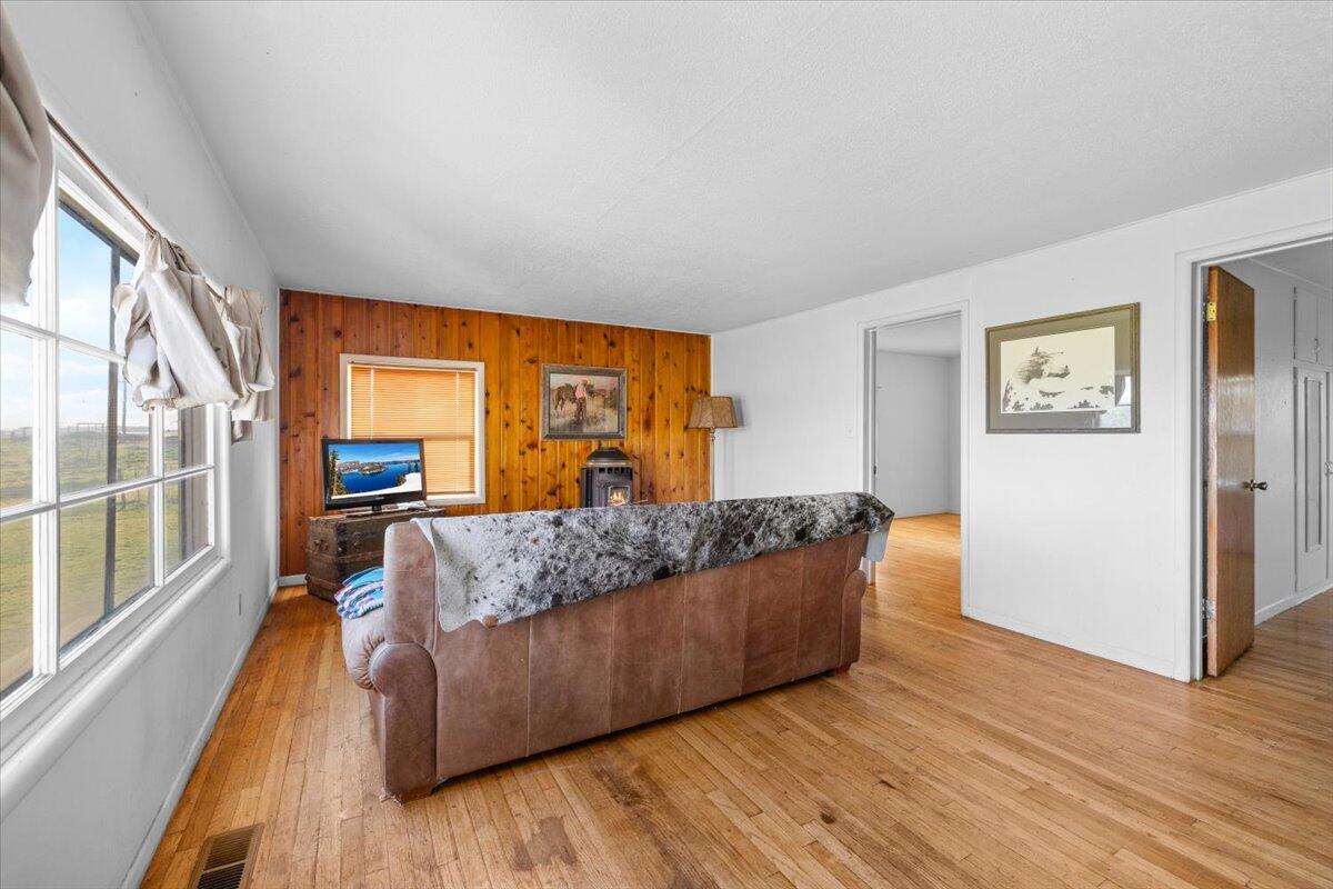 7365 Blackwell Road Central Point, OR 97502 - Photo 14 of 37 09-CI_1541