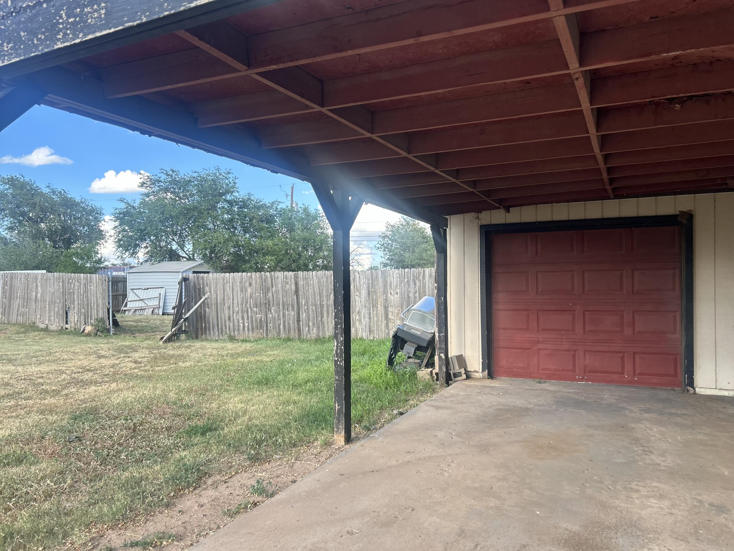 407 South Collins Avenue Tulia, TX 79088 - Photo 4 of 19 IMG_4783