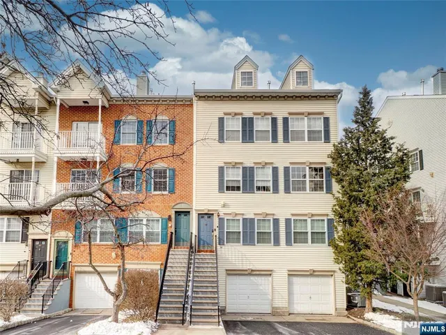 $400,000 | 42 Krueger Court, Unit 1305, Newark, NJ 07103