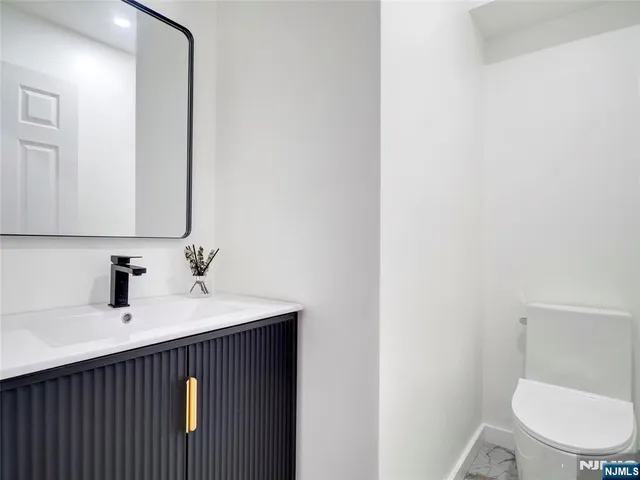 $400,000 | 42 Krueger Court, Unit 1305, Newark, NJ 07103