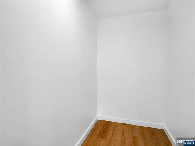 $400,000 | 42 Krueger Court, Unit 1305, Newark, NJ 07103