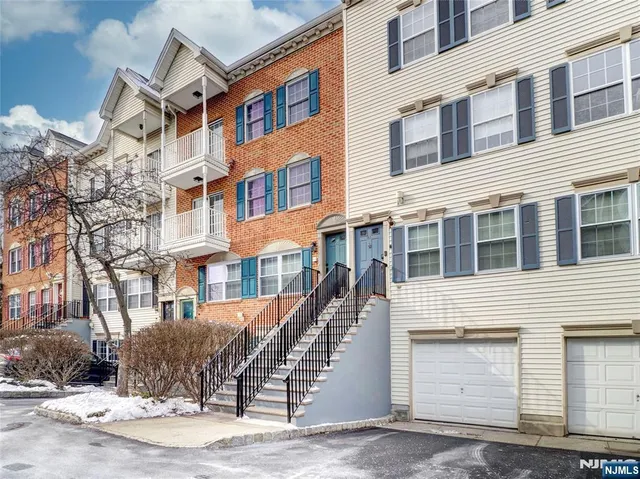 $400,000 | 42 Krueger Court, Unit 1305, Newark, NJ 07103