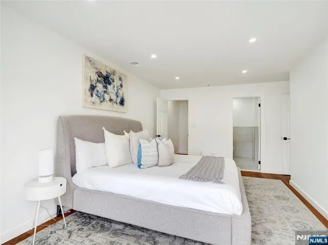 $400,000 | 42 Krueger Court, Unit 1305, Newark, NJ 07103