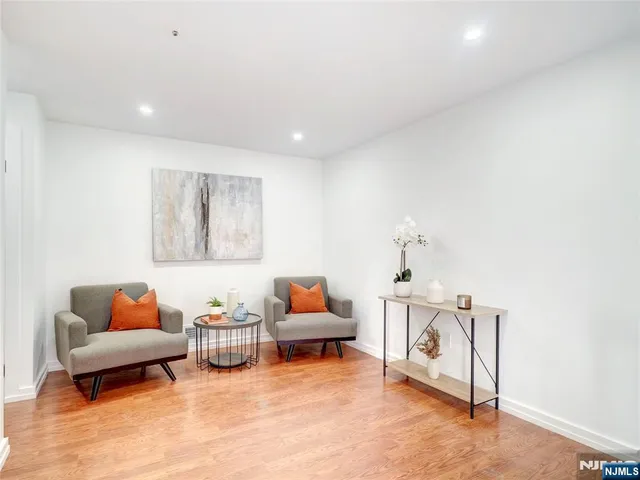 $400,000 | 42 Krueger Court, Unit 1305, Newark, NJ 07103