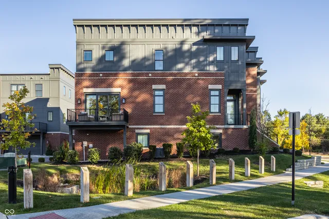 $825,000 | 416 Monon Wy Drive, Carmel, IN 46032