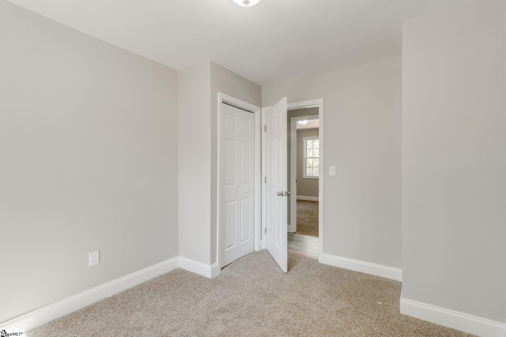 11 Miller Street Greenville, SC 29607 - Photo 7 of 15