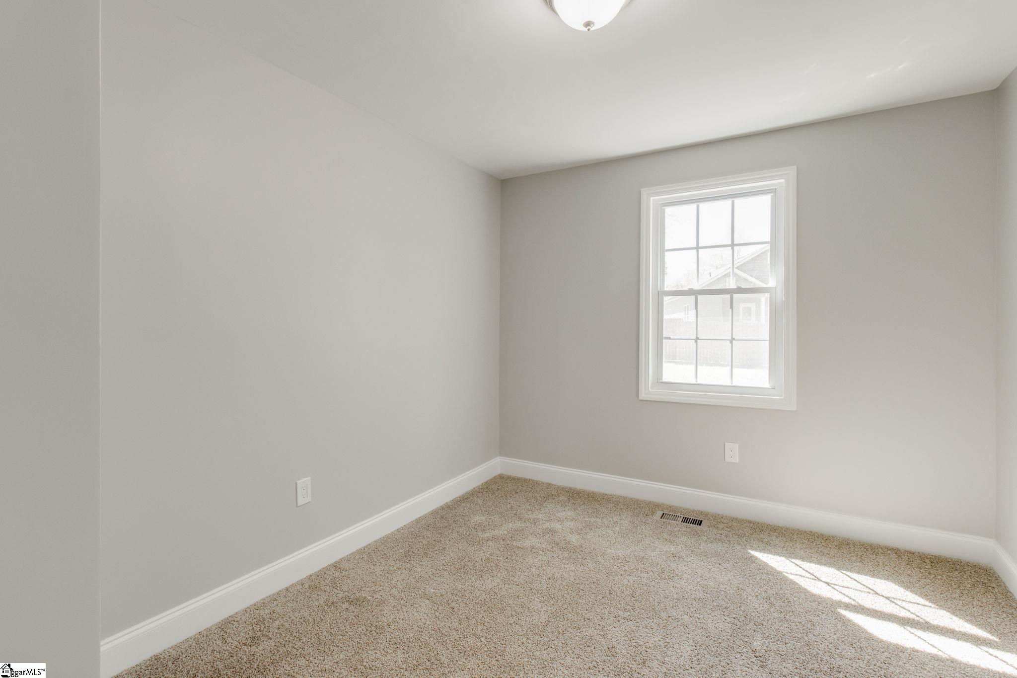 11 Miller Street Greenville, SC 29607 - Photo 8 of 15