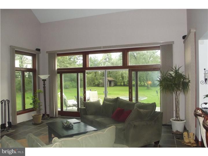 242 Log Cabin Road Perkasie, PA 18944 - Photo 2 of 19 Gallery Image 2