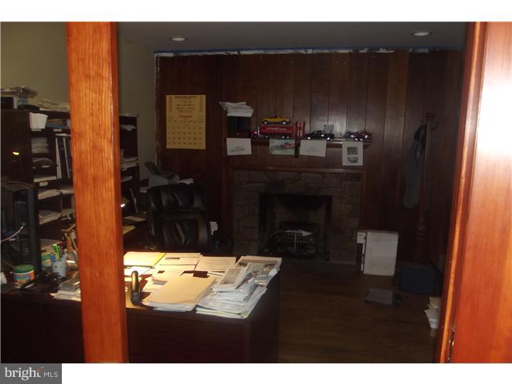 242 Log Cabin Road Perkasie, PA 18944 - Photo 11 of 19 Gallery Image 11