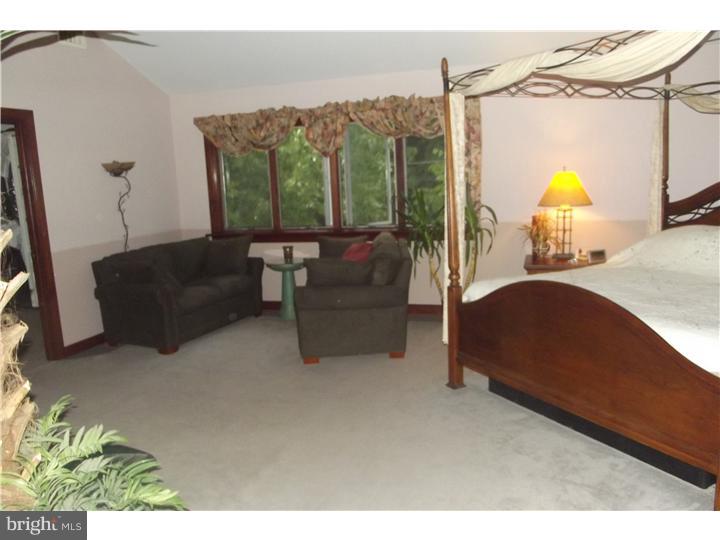242 Log Cabin Road Perkasie, PA 18944 - Photo 14 of 19 Gallery Image 14