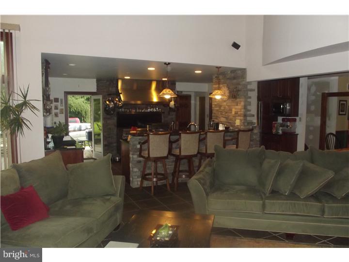 242 Log Cabin Road Perkasie, PA 18944 - Photo 4 of 19 Gallery Image 4
