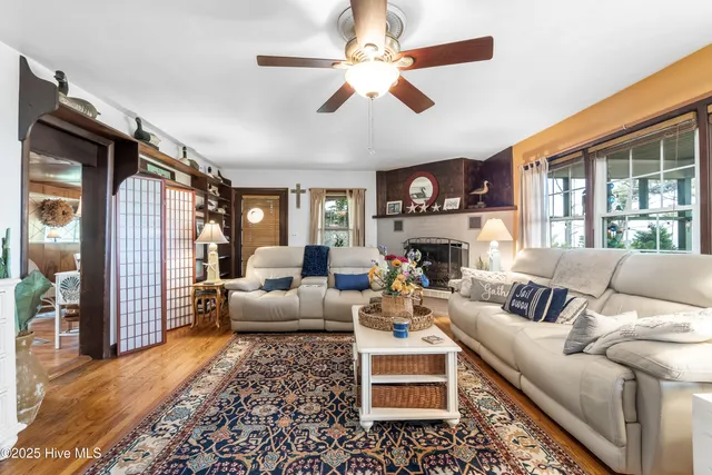 $499,000 | 130 Bunch Road, Aydlett, NC 27916