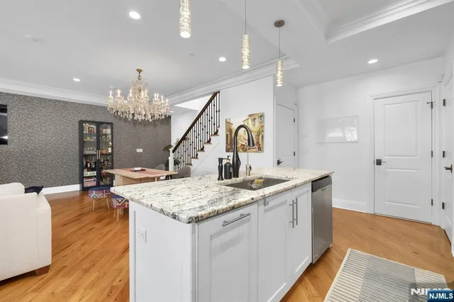 $1,250,000 | 44 Marquis Court, Unit 44, Edgewater, NJ 07020