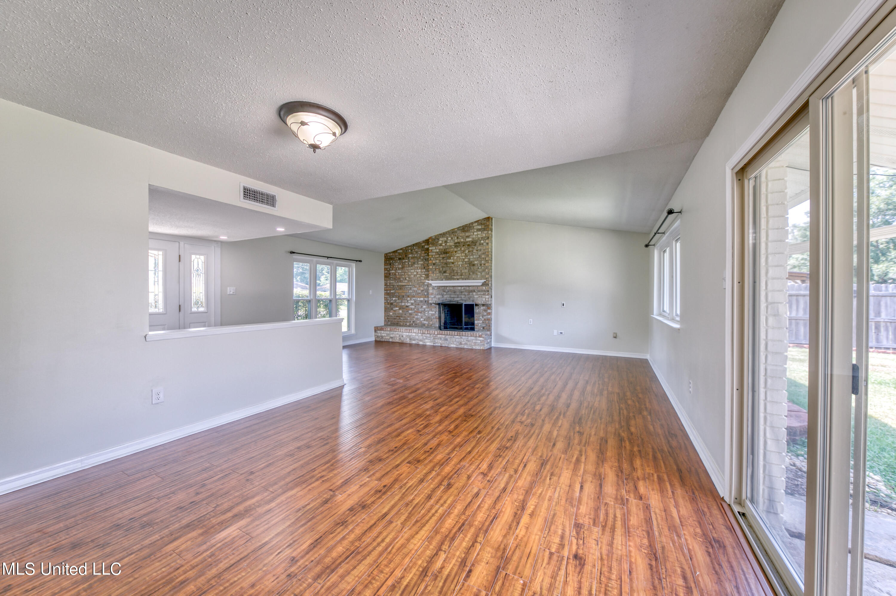 3215 Nottingham Road Ocean Springs, MS 39564 - Photo 6 of 23 3215NottinghamRd-13