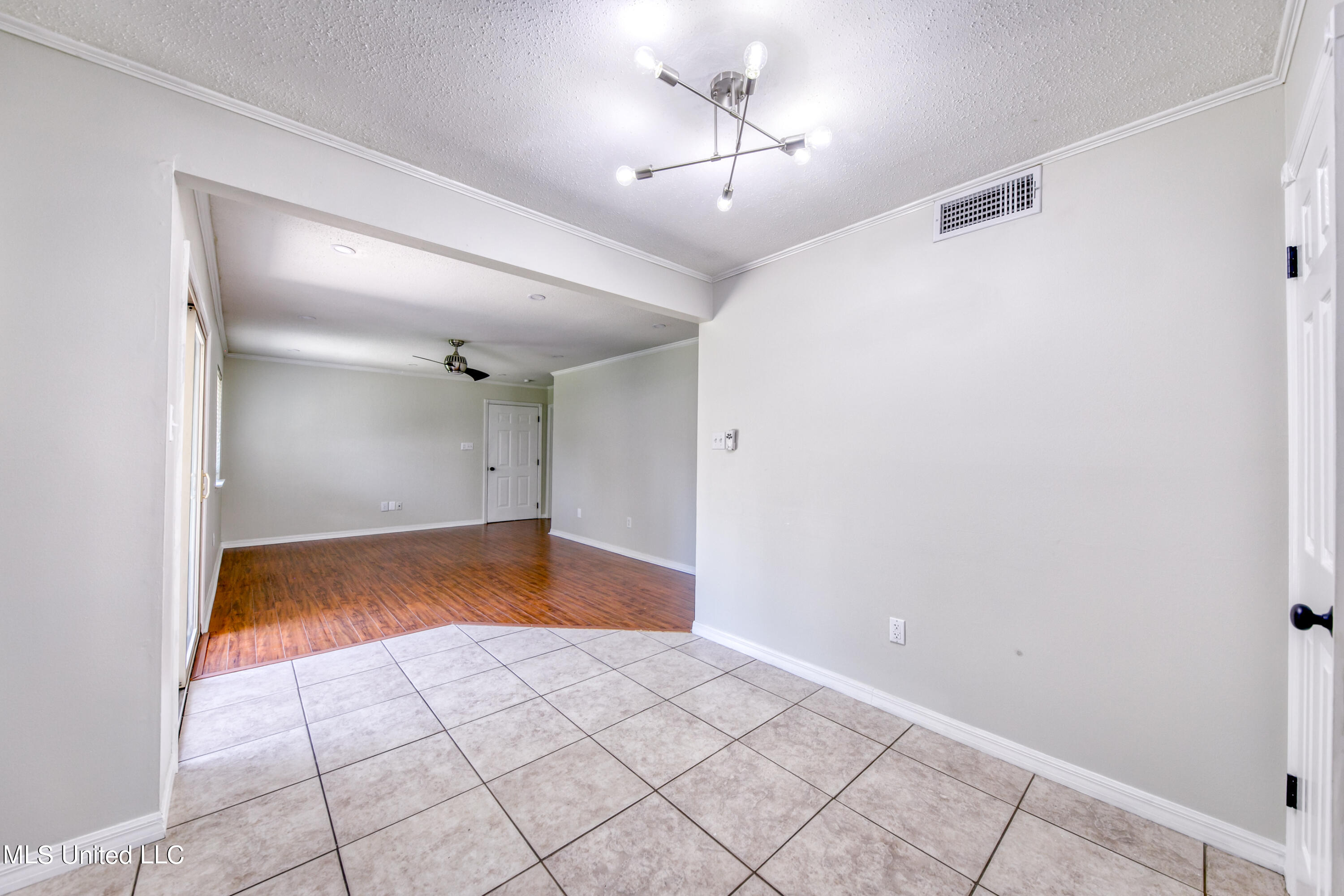 3215 Nottingham Road Ocean Springs, MS 39564 - Photo 10 of 23 3215NottinghamRd-17