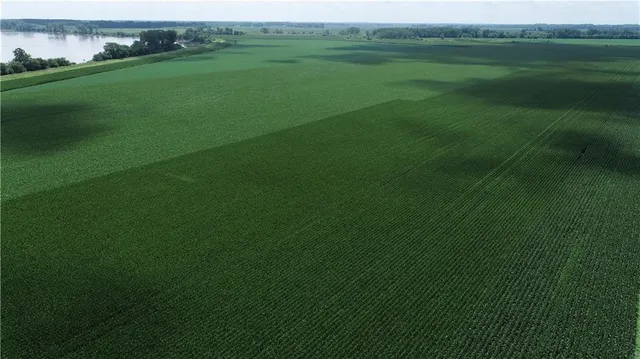 $4,550,000 | 2 North Of Cranberry Bend Road, Malta Bend, MO 65339