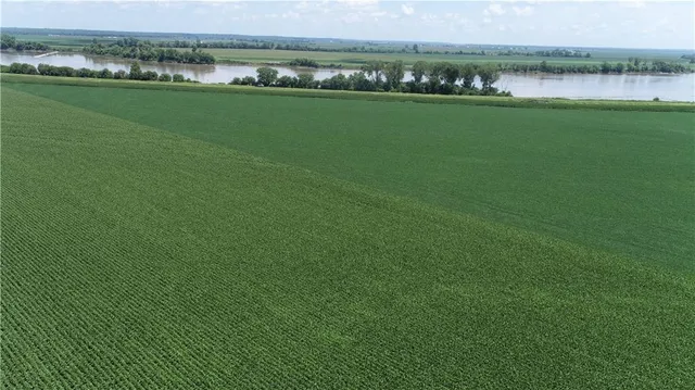 $4,550,000 | 2 North Of Cranberry Bend Road, Malta Bend, MO 65339