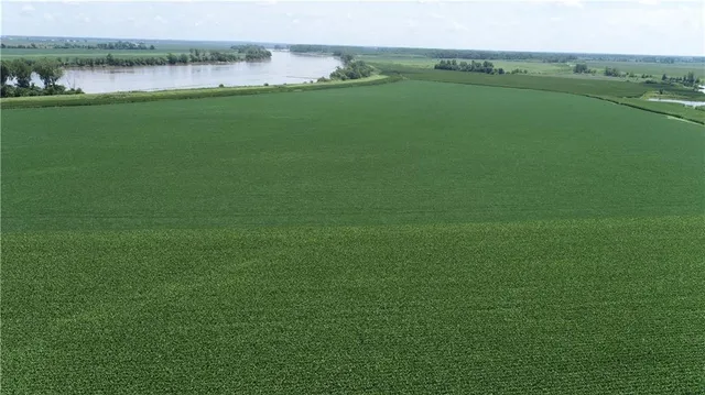 $4,550,000 | 2 North Of Cranberry Bend Road, Malta Bend, MO 65339