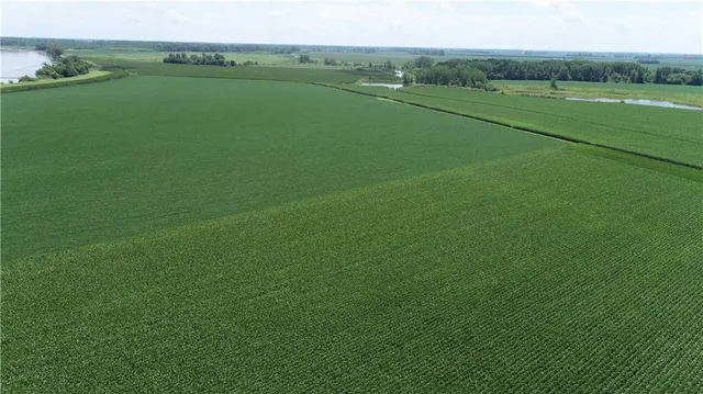 $4,550,000 | 2 North Of Cranberry Bend Road, Malta Bend, MO 65339