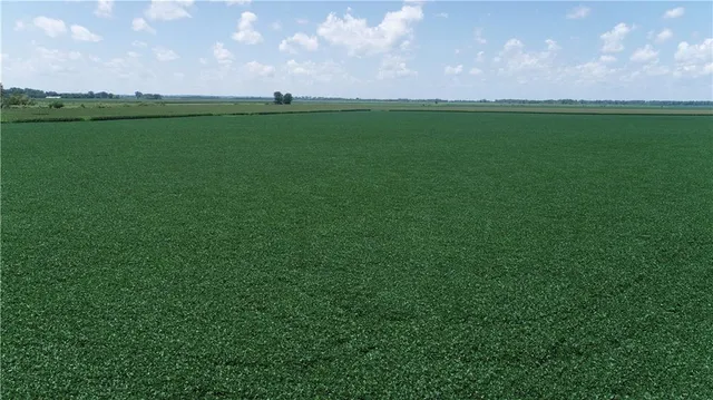 $4,550,000 | 2 North Of Cranberry Bend Road, Malta Bend, MO 65339