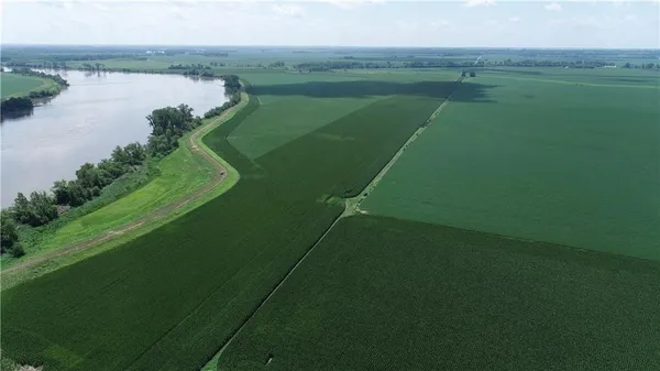 $4,550,000 | 2 North Of Cranberry Bend Road, Malta Bend, MO 65339