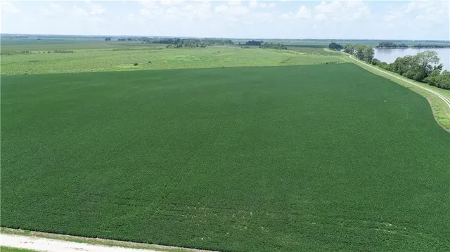 $4,550,000 | 2 North Of Cranberry Bend Road, Malta Bend, MO 65339