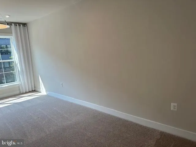 $3,000 | 106 St Ives Place, Unit 103, Oxon Hill, MD 20745