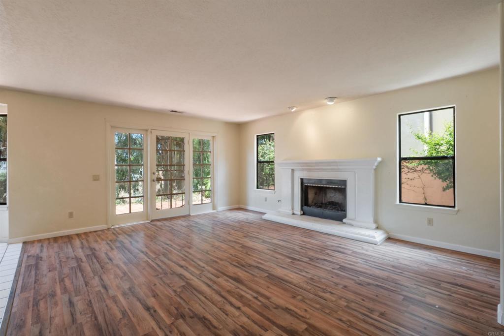 2246 Janis Way Carlsbad, CA 92008 - Photo 11 of 30