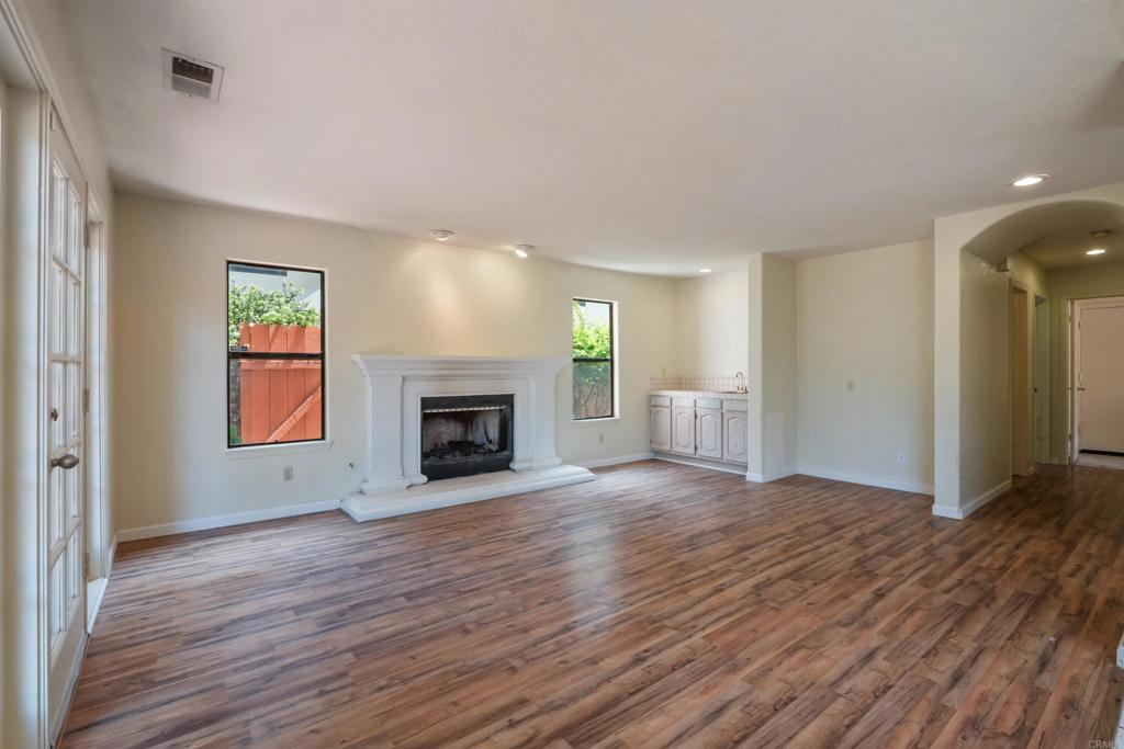 2246 Janis Way Carlsbad, CA 92008 - Photo 12 of 30