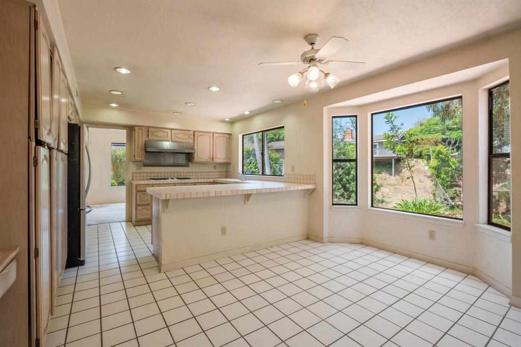 2246 Janis Way Carlsbad, CA 92008 - Photo 14 of 30