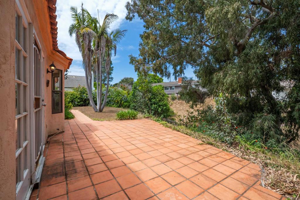 2246 Janis Way Carlsbad, CA 92008 - Photo 26 of 30