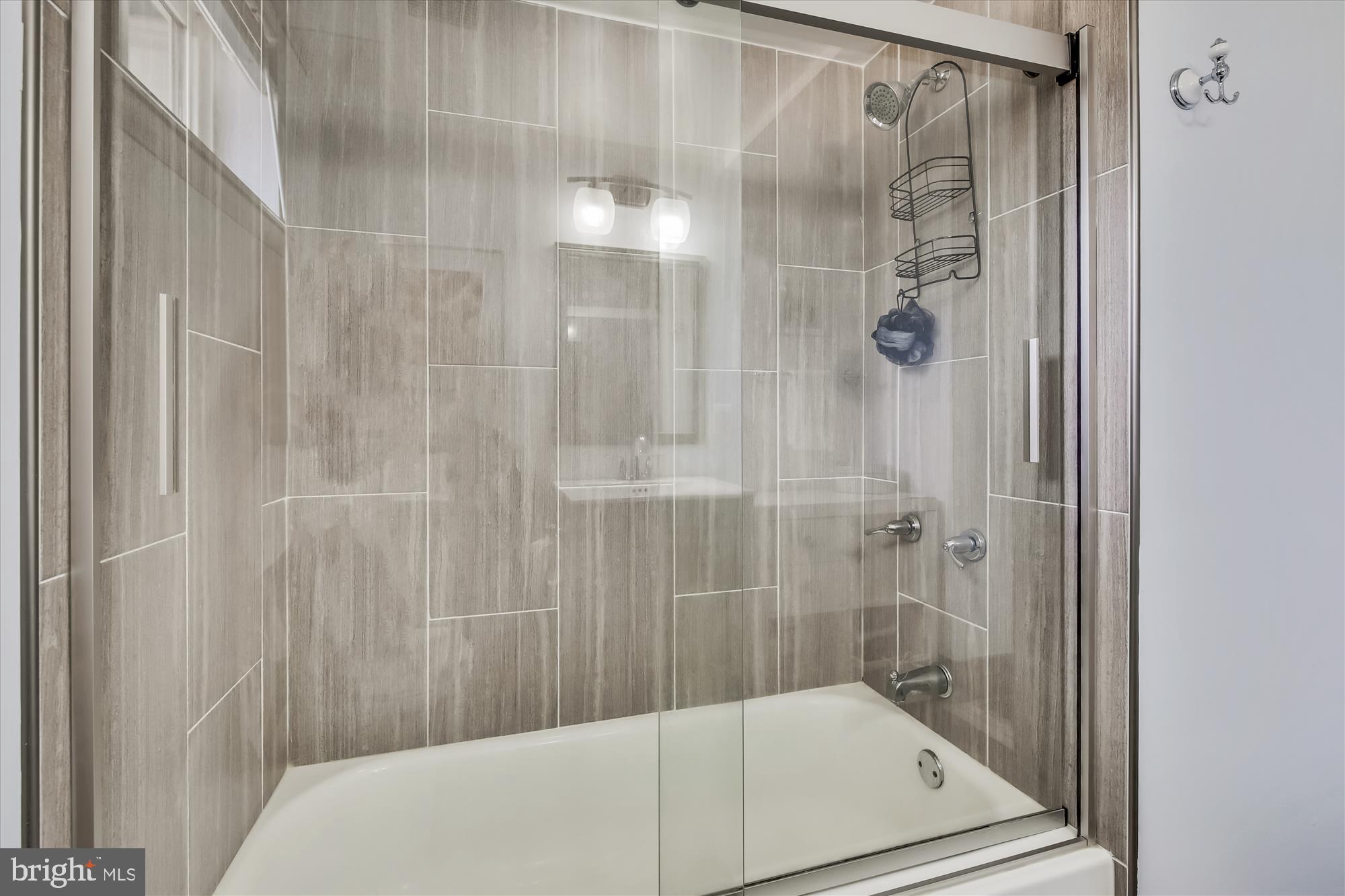 11400 Rockbridge Road Silver Spring, MD 20902 - Photo 23 of 30 Bathroom 3