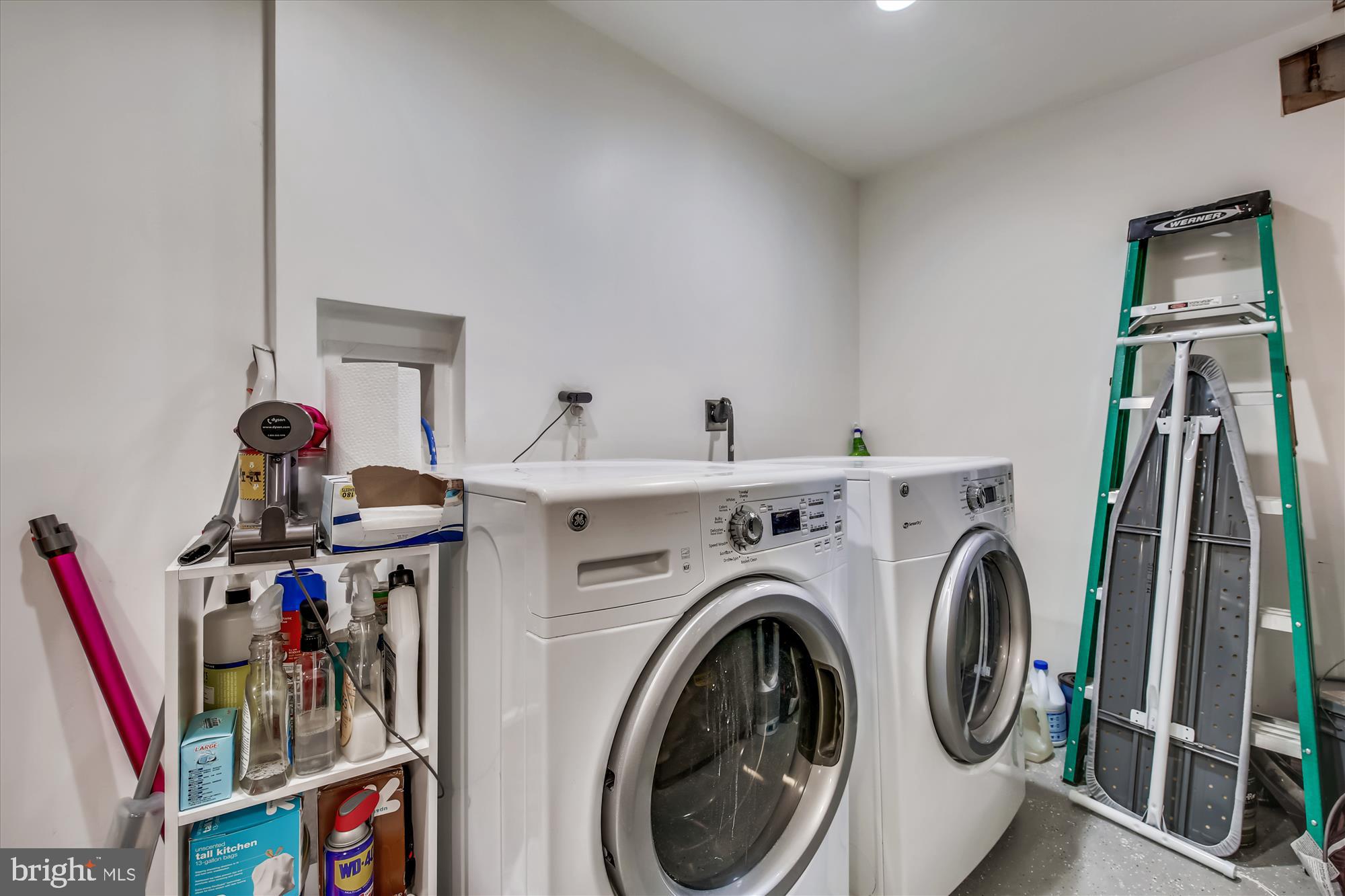 11400 Rockbridge Road Silver Spring, MD 20902 - Photo 26 of 30 Laundry