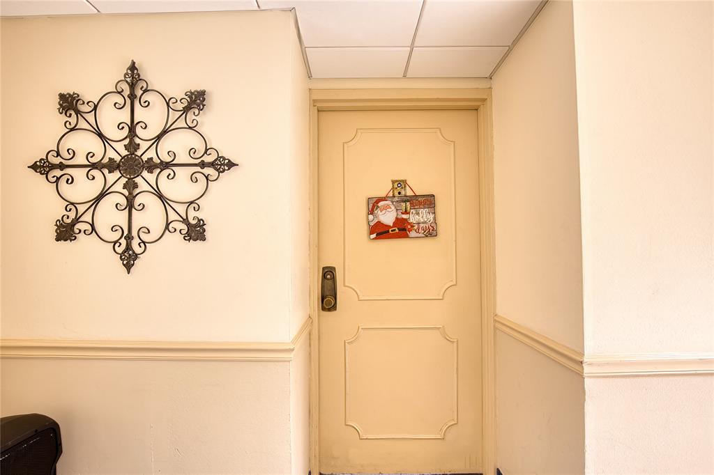 111 Briny Avenue, Unit 2008 Pompano Beach, FL 33062 - Photo 25 of 50 a view of a hallway with painted walls