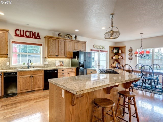 6107 Northwest 202nd Circle Ridgefield, WA 98642 - Photo 16 of 32 Gallery Image 16