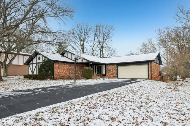 $310,000 | 8402 Tanager Lane, Indianapolis, IN 46256