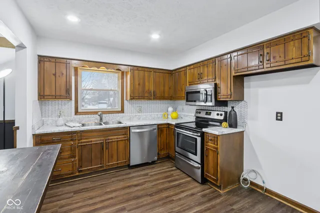 $310,000 | 8402 Tanager Lane, Indianapolis, IN 46256