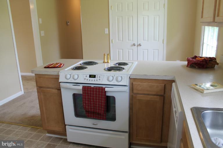 198 York Road Ranson, WV 25438 - Photo 3 of 18 Kitchen