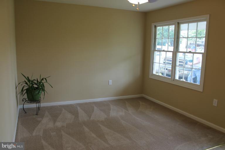 198 York Road Ranson, WV 25438 - Photo 5 of 18 Living Room