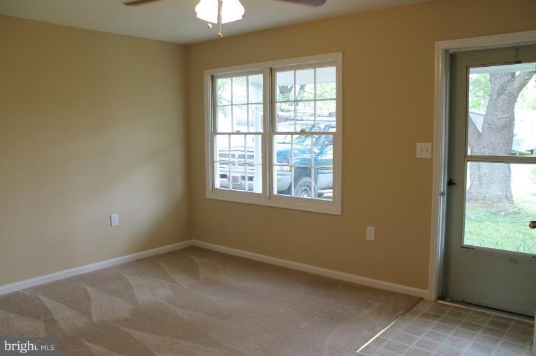 198 York Road Ranson, WV 25438 - Photo 8 of 18 Living Room