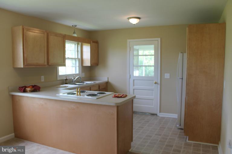 198 York Road Ranson, WV 25438 - Photo 9 of 18 Kitchen