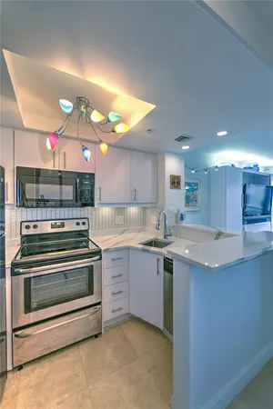 $3,200 | 2951 South Bayshore Drive, Unit 712, Miami, FL 33133