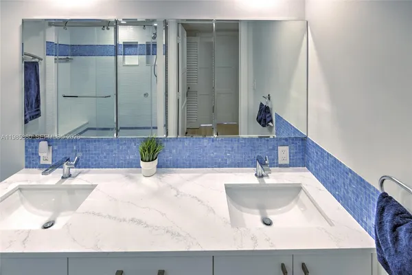 $3,200 | 2951 South Bayshore Drive, Unit 712, Miami, FL 33133