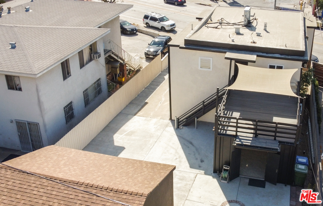 626 Silver Boulevard Los Angeles, CA 90026 - Photo 24 of 24 a view of entryway