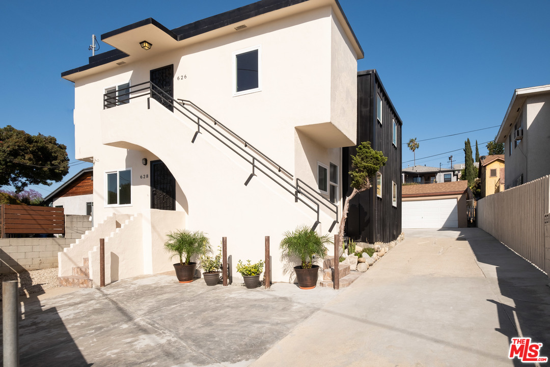 626 Silver Boulevard Los Angeles, CA 90026 - Photo 4 of 24