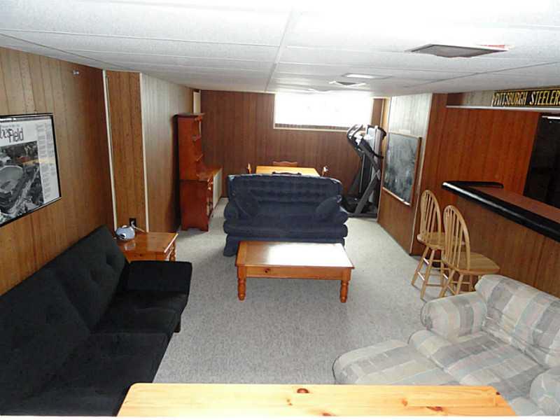 159 Ridgewood Road Pittsburgh, PA 15237 - Photo 24 of 25 Family Room.
