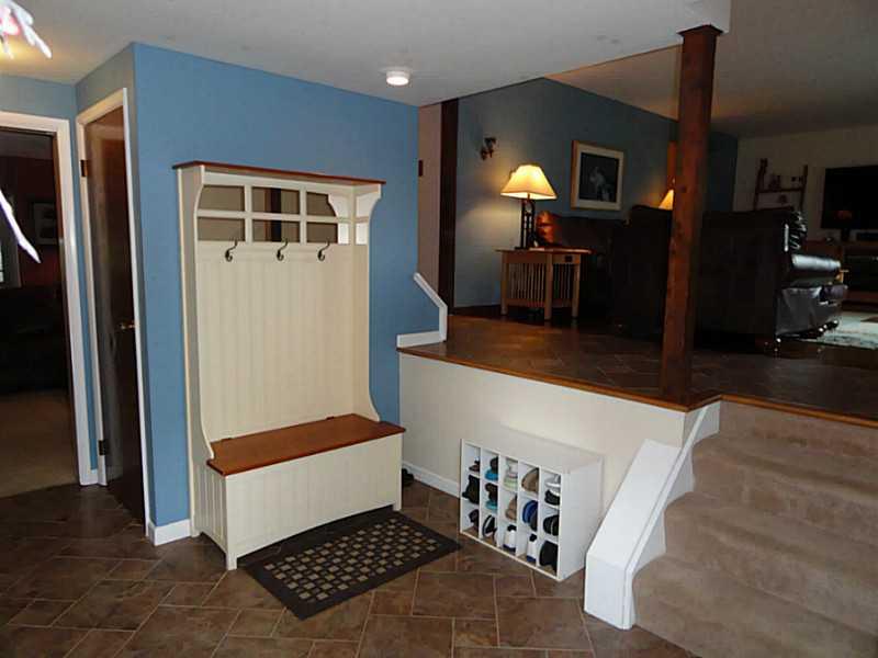 159 Ridgewood Road Pittsburgh, PA 15237 - Photo 8 of 25 Entry/Foyer.