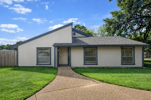 $1,600 | 5817 West Tidwell Road, Houston, TX 77092