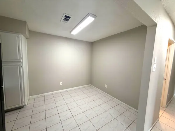 $1,600 | 5817 West Tidwell Road, Houston, TX 77092